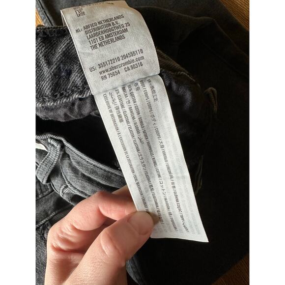 Hollister Highest Rise Dad Jean Size 26 R - Picture 3 of 6